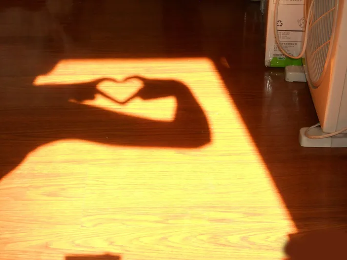 4K爱情浪漫壁纸 情侣依偎星空下